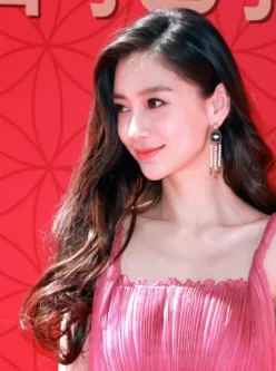 杨颖Angelababy 活动生图 银色高跟粉色吊带长裙